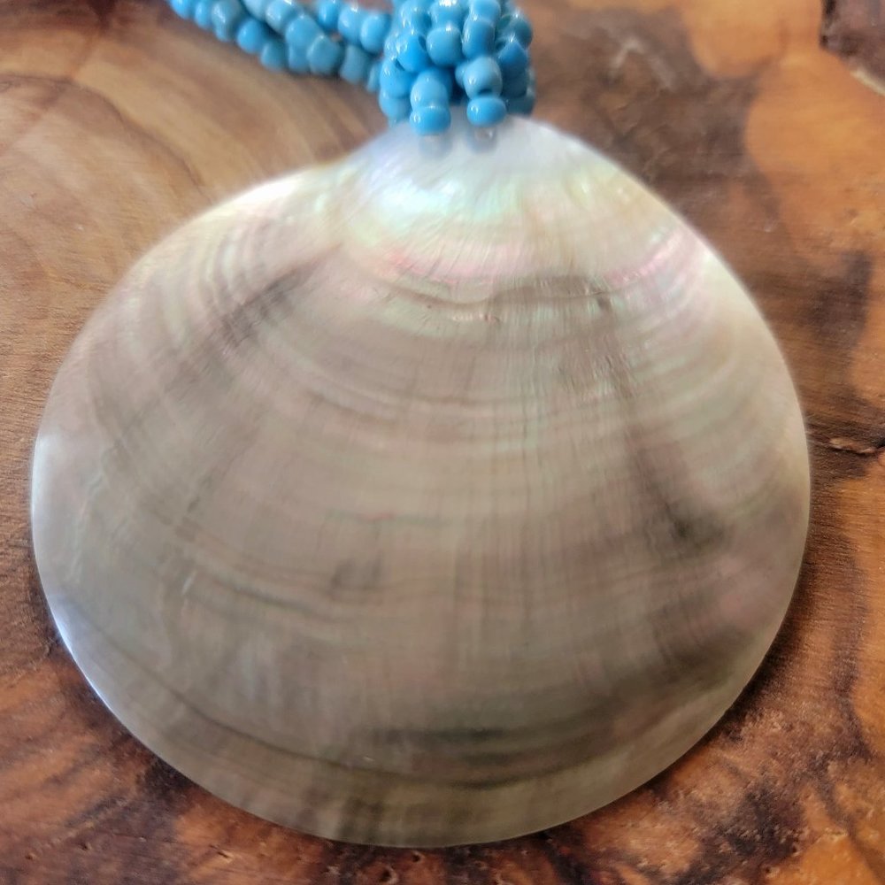 Large SHELL destination necklace